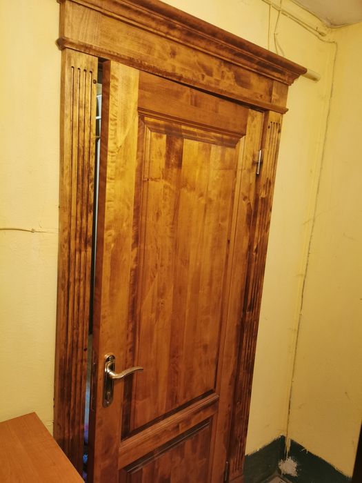 Входная дверь из берёзы