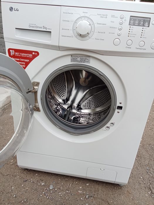 Lg 5 кг инвертор стиральная машинка рабочая продается.