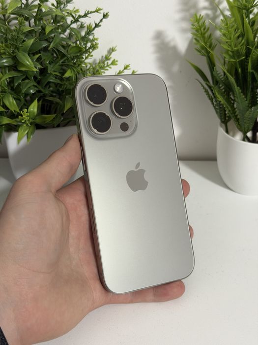 Iphone 16 pro pentru piese , display , carcasa