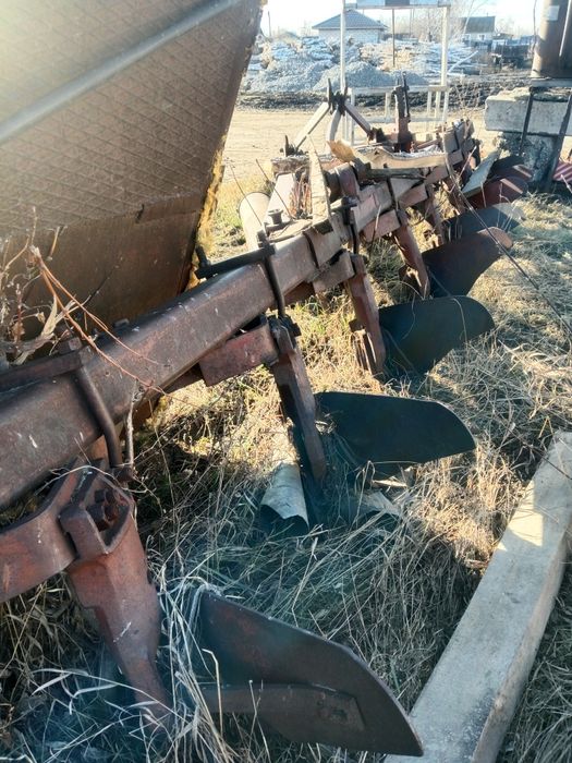 Плуг на к 700 мощный.