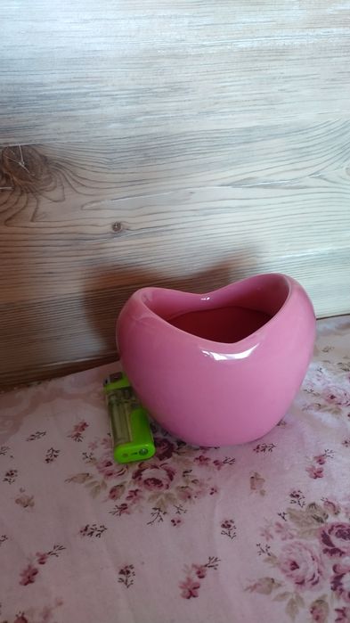 Керамична ваза сърце и порцеланова птичка поставка за яйце