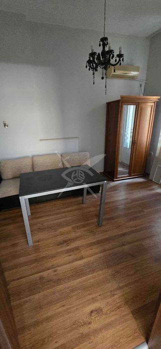 Дава се под наем Четиристаен апартамент в Пловдив, Център - 125 кв.м за 867.51 € - Снимка #2