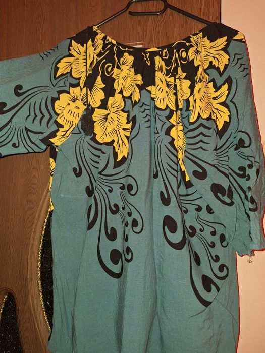 Bluza flori ,dama,nr 46,material superior