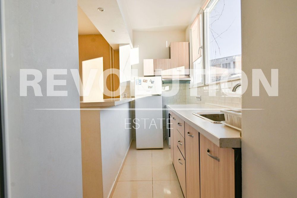 Двустаен апартамент в ж.к. Полигона.