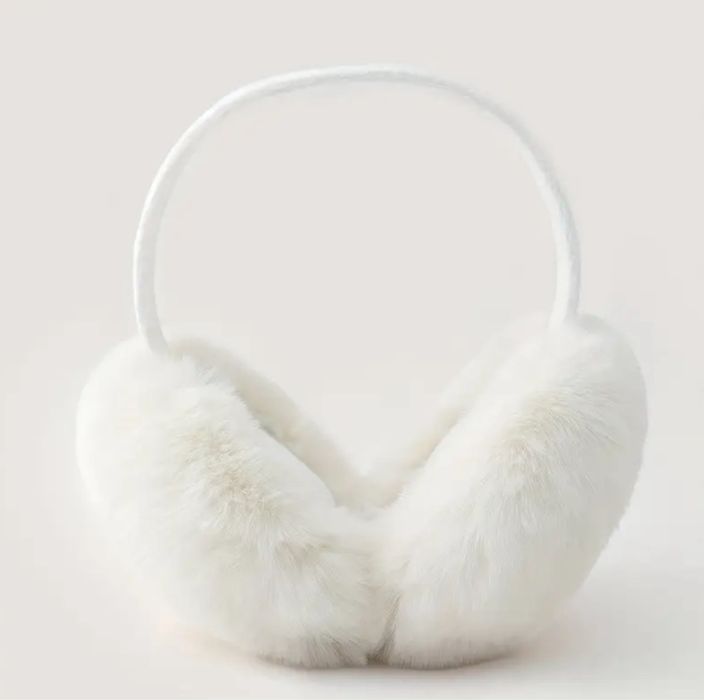 Страхотни Много пухкави и топли ушанки в различни цветове