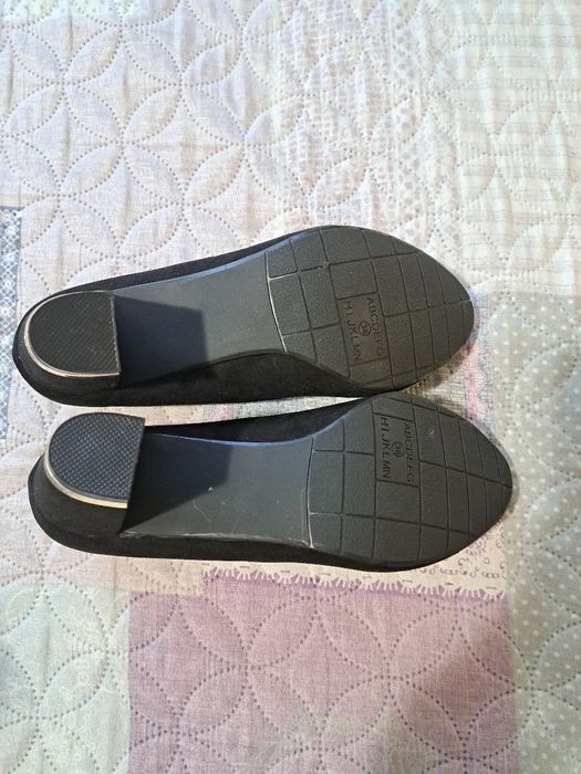 Дамски обувки велурени с ток