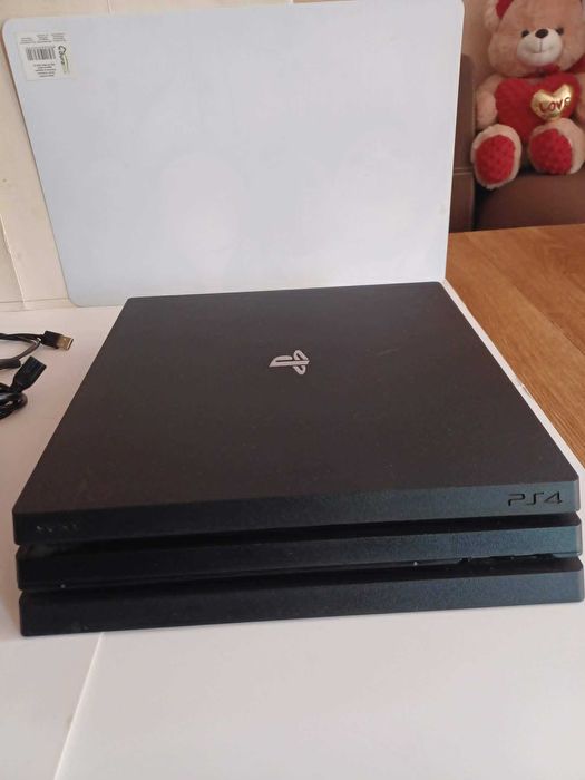 PS 4 Pro с 1 терабайт хард диск
