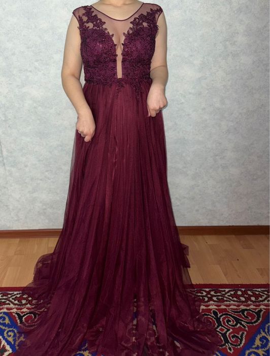 Продам платья бордового цвета