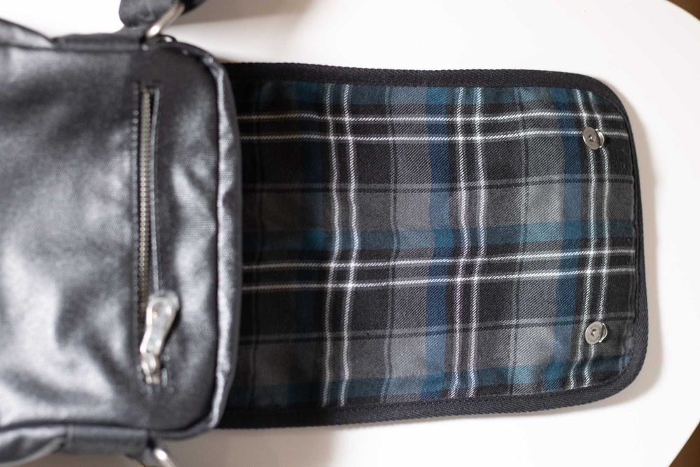 Geantă crossover - Tommy Hilfiger