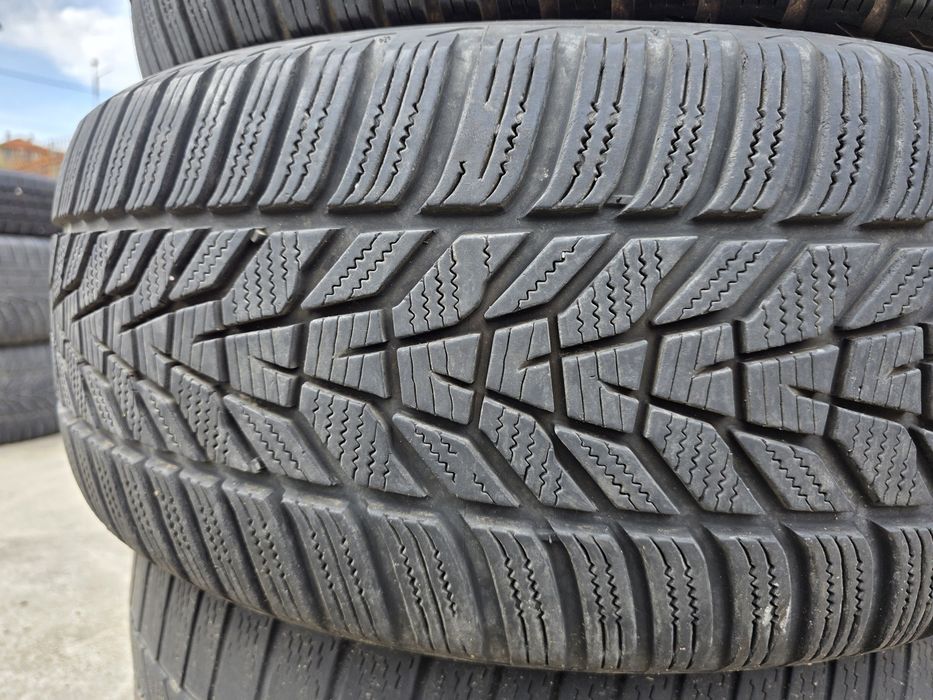 2бр Зимни гуми 235 55 17 - Hankook - DOT 2023