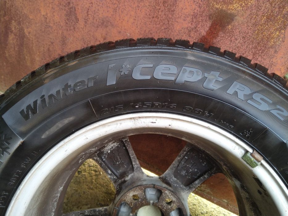 Anvelope iarna  Hyundai Tucson/ SantaFe 215/65/R16  98H cu jenti alumi