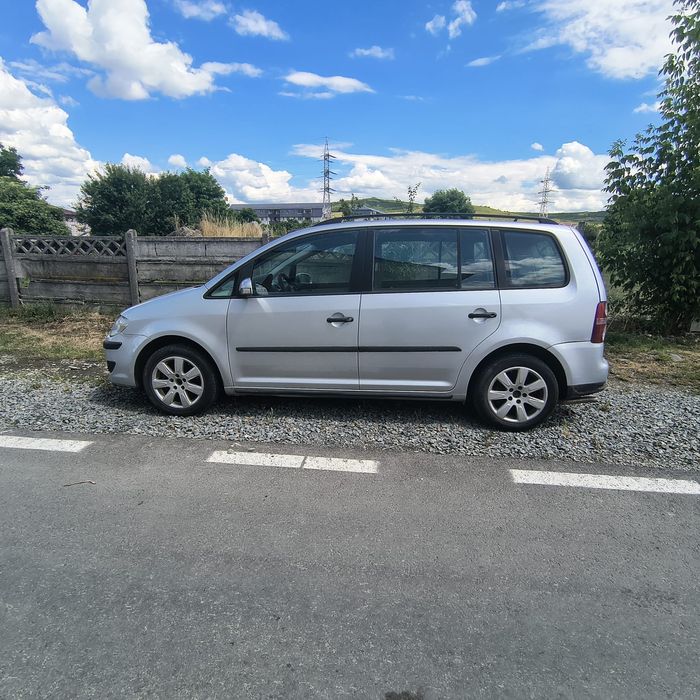 VOLKSWAGEN Touran 2009 — imagine 4