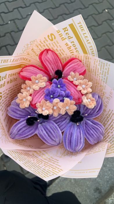 Vand buchet din flori din sarma plusata