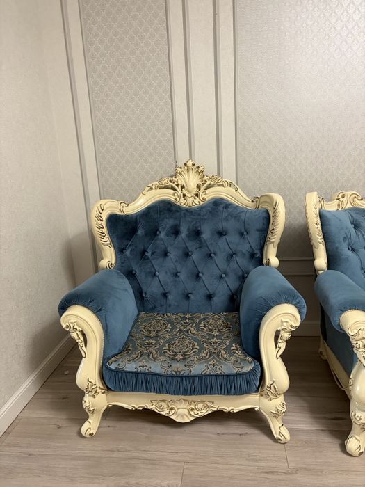 Диван. Продается диван с креслами.