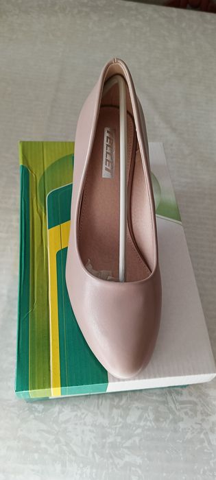 Продам женские туфли