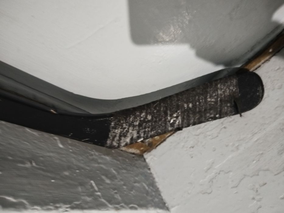 Продам хоккейную клюшку