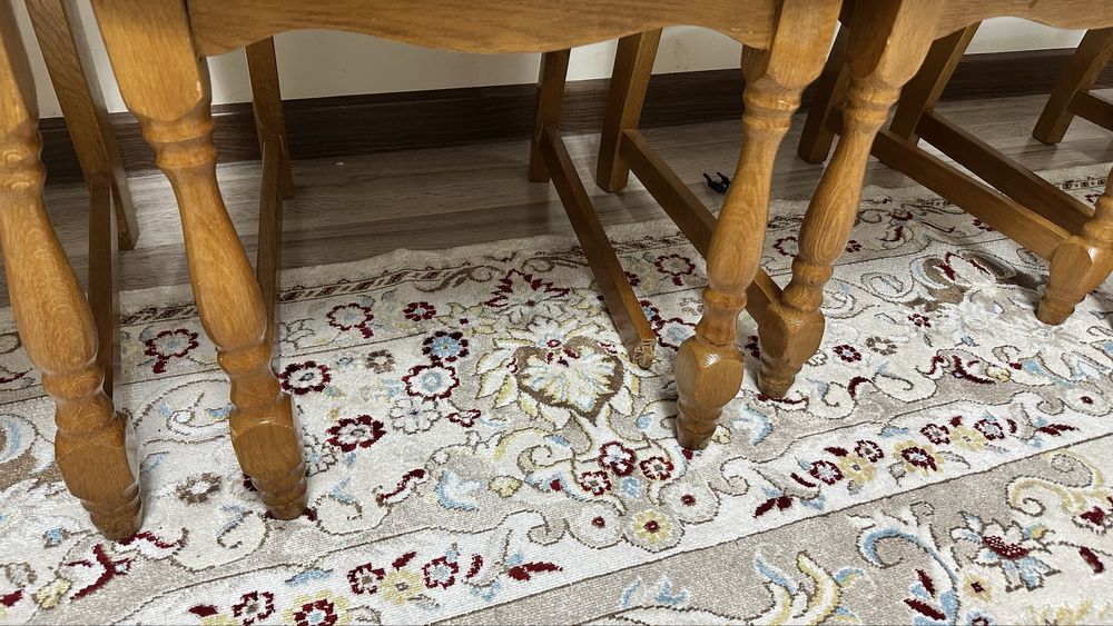 Стол и 10 стульев