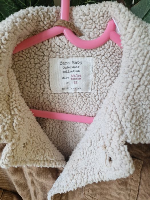 Jachetă catifea raiată cu blăniță Zara Baby – mărimea 92 (18-24 luni)
