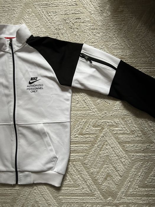Зипка(кофта) NIKE размер 176