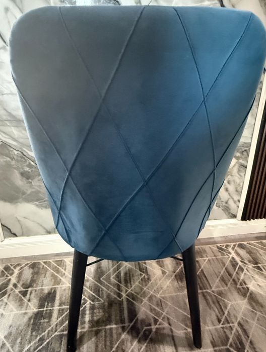 Стол 2 метра и 6 стульев 90.000 Б/У