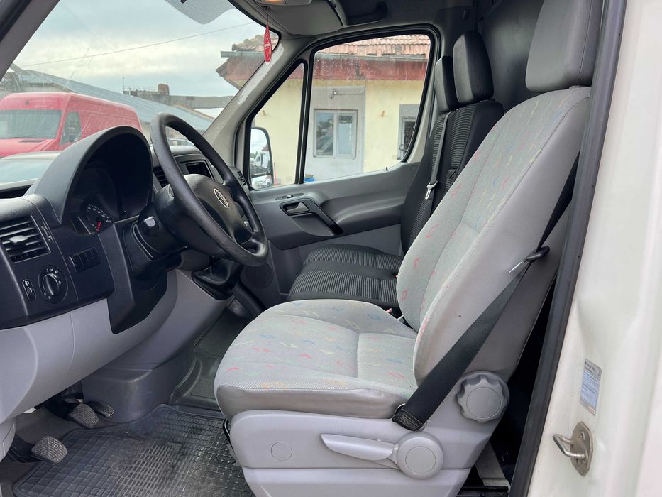 Dezmembrez Volkswagen CRAFTER 2.5 TDI 8+1 locuri 163 cp BJM EURO 4 2009