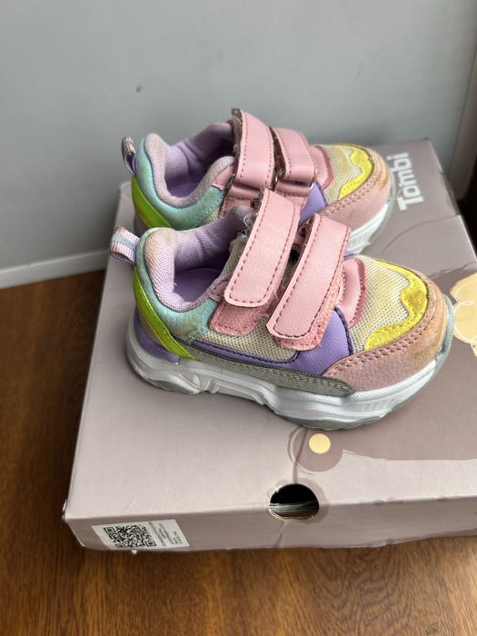 Детские кроссовки