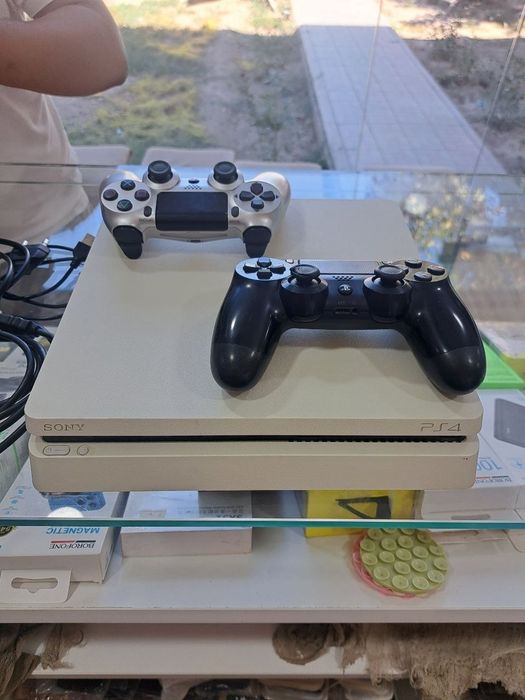 Playstation  4 xoalti ideyal