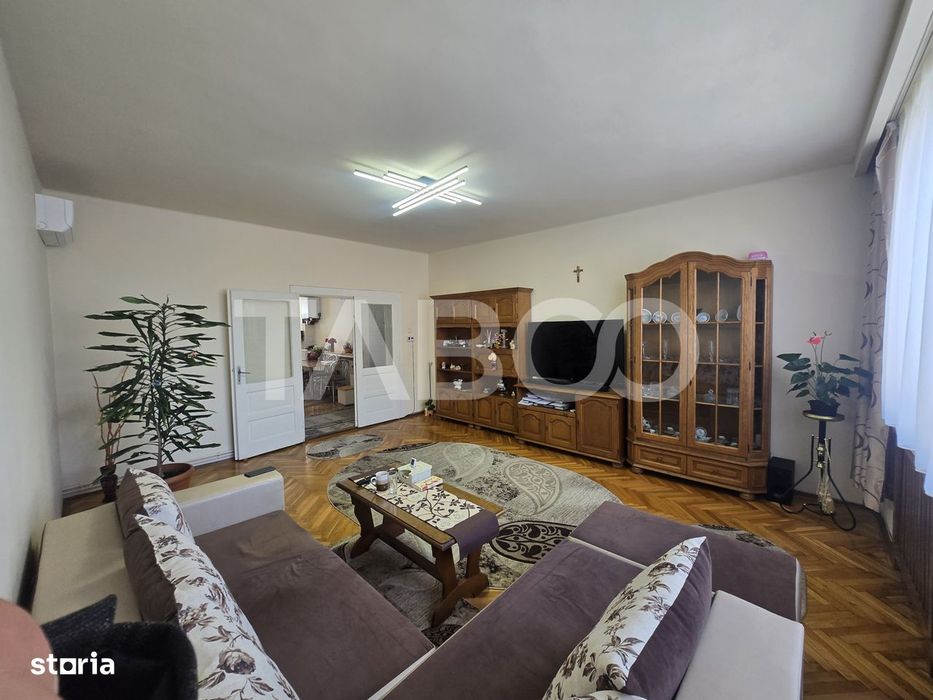 Apartament 5 camere de vanzare 182mp decomandat zona Piata Cluj Sibiu — fotografia 1