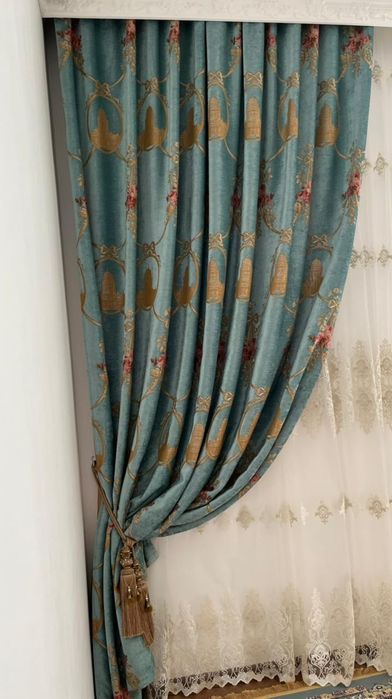 Продам шторы в комплекте.Ковёр 4×7