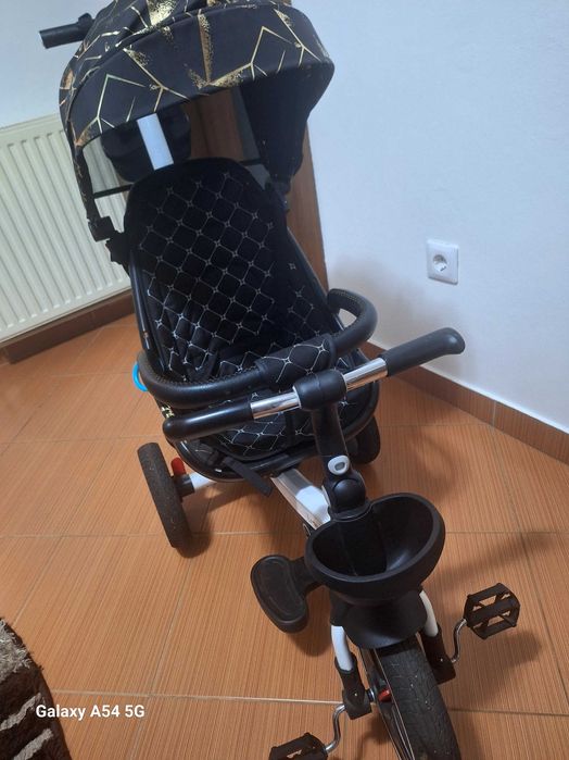 Tricicleta pliabila, cu pozitie de somn si scaun reversibil