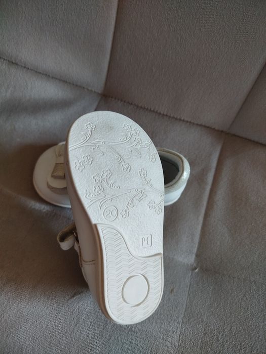 Продам туфли для девочки