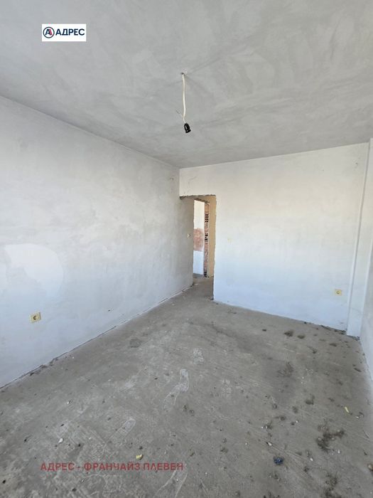 Продава се Тристаен апартамент в Плевен, Дружба 2 - 112 кв.м за 774 €/кв.м - Снимка #4