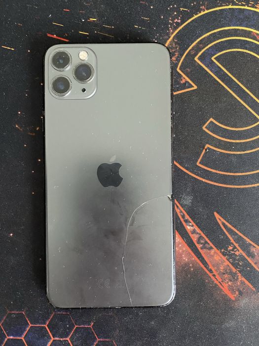 Vând iPhone 11 Pro Max 64 GB spart față/spate pentru piese sau reparație