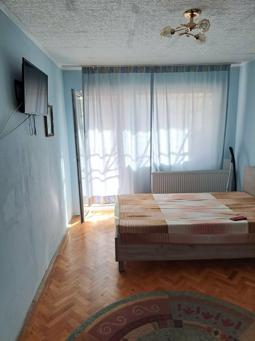 Vând sau schimb ap 2 camere zona centrala etaj 1