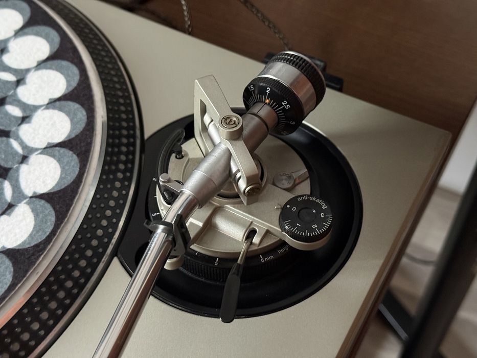 Technics SL-1200 MK2