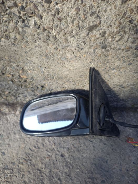 Продам зеркало Тойота Карина е.