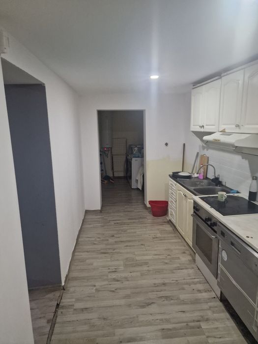 Продава се къща до старческия дом