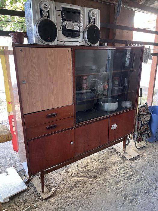 Деревянный сервант - 2 шт.