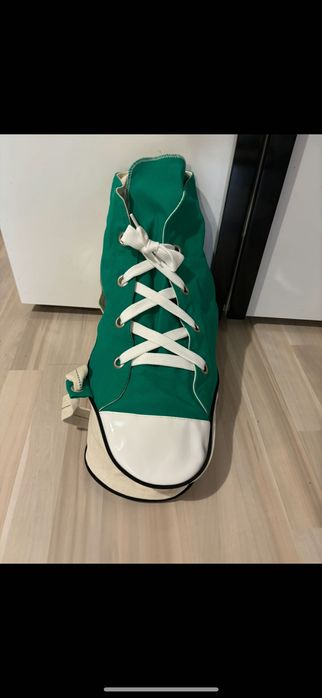 Сак във формата на кец