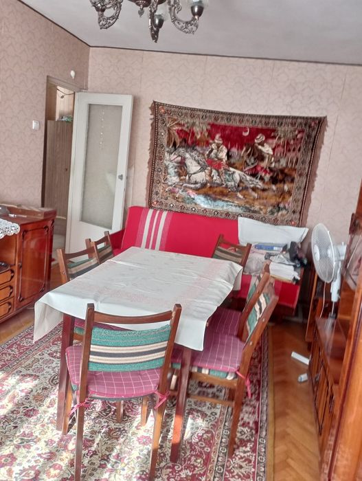 Vand apartament 2 camere str.Moldovei,Rogerius Oradea suprafață 46mpp