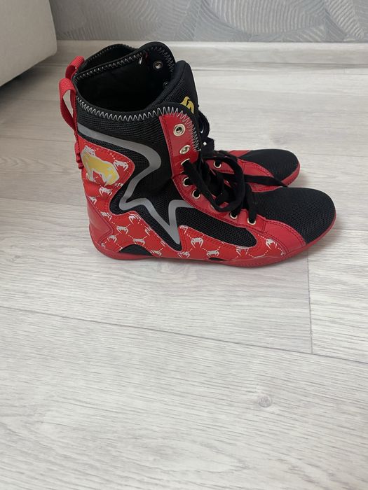 Боксерки веном красные