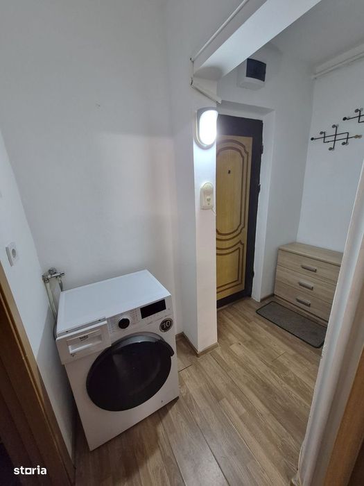 De inchiriat, garsoniera decomandata in zona Tractorul