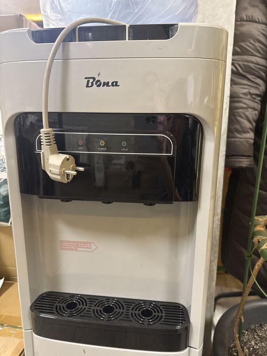 Диспенсер с холодилтником