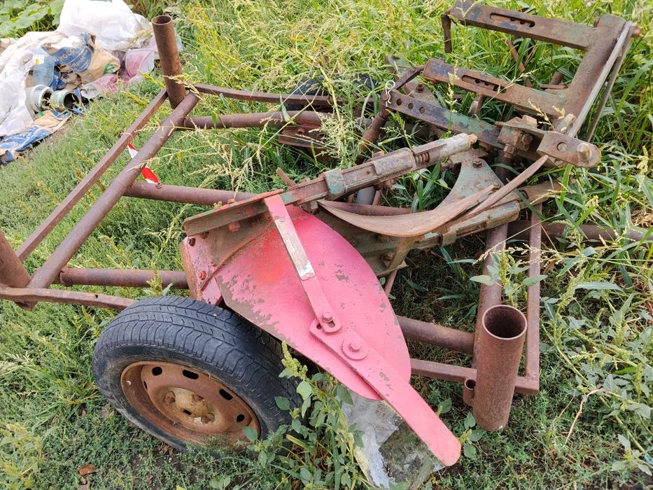Vând tractoraș stare buna de funcționare
