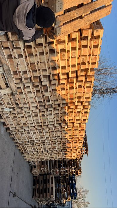 Продам палеты  очень много звоните