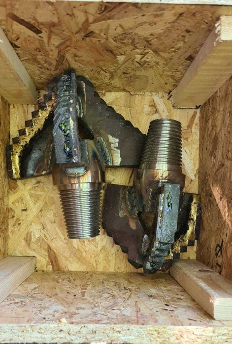 Sapa de foraj cu lame