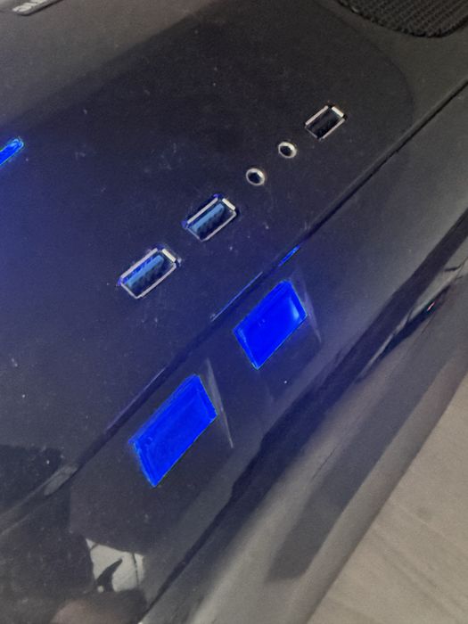 Calculator Desktop PC Gaming i7-6700K / MSI GTX 1080 Ti 11GB / 16GB RAM / SSD 120GB + HDD 1TB / Sursă Super Flower Leadex Gold 650W