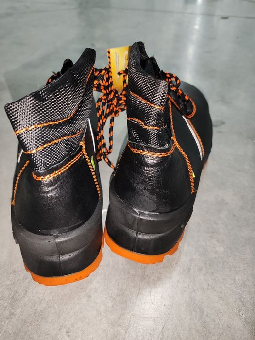 Ботинки, сапоги спецобувьи