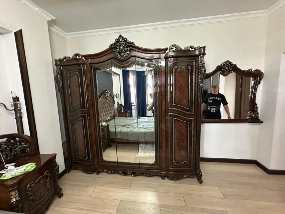 Спальный гарнитур