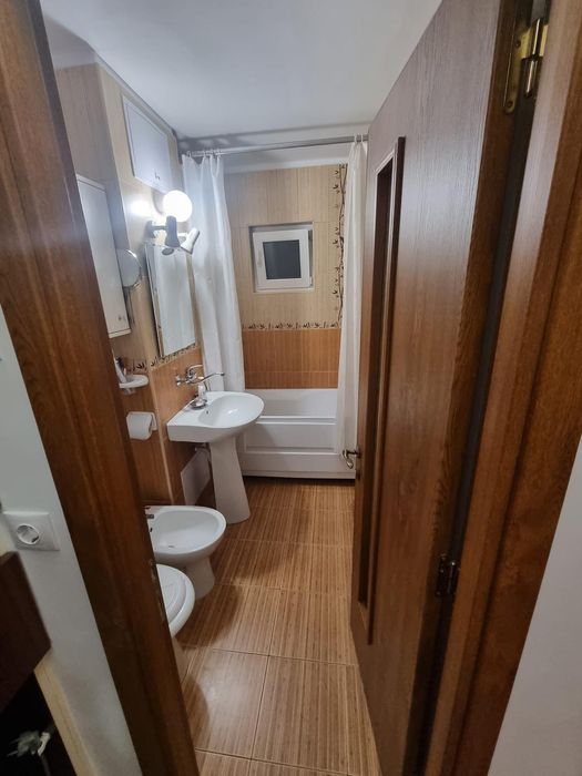 Vand apartament 2 camere decomandate Lapus Arges